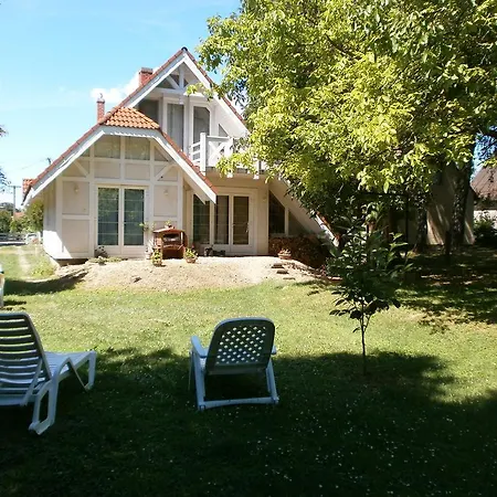 Londira Apartman * Balatonberény