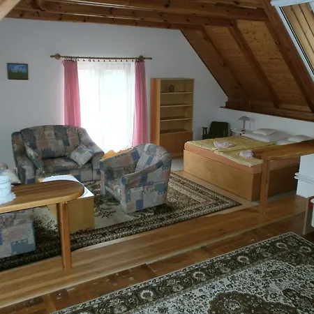 Londira Apartman Balatonberény