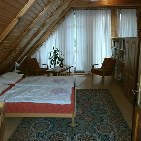 Londira Apartman * Balatonberény